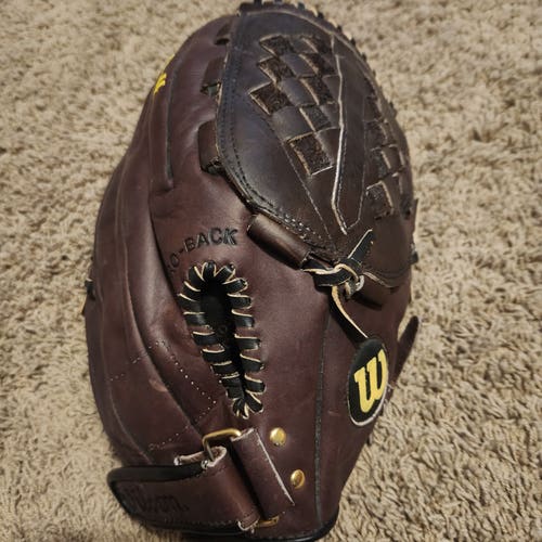 Wilson A1861 RHT Staff Series Baseball/Softball Glove 14" Pre-Oiled Leather, Grip-Tite Pocket