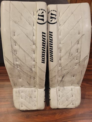Used 31" Warrior Ritual G4 Goalie Leg Pads