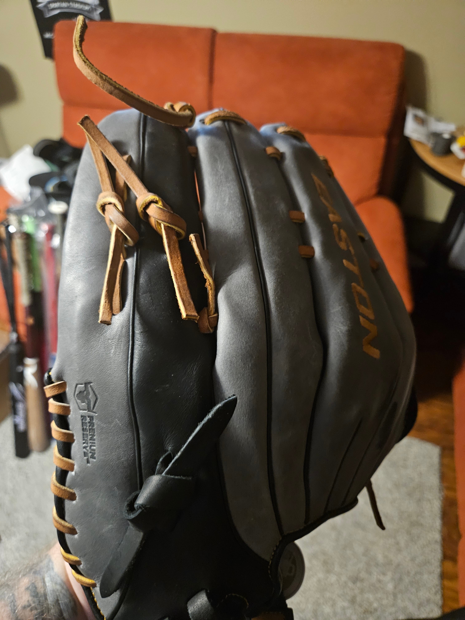 New Easton Professional Collection Softball Glove 14"