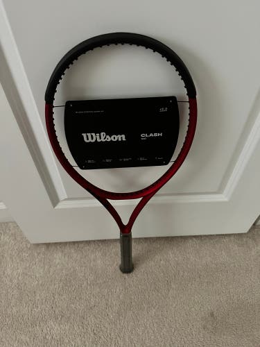 New Wilson Clash 100 v2 Tennis Racquet
