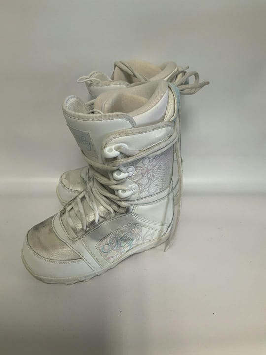 Used M3 White Junior 03 Girls' Snowboard Boots