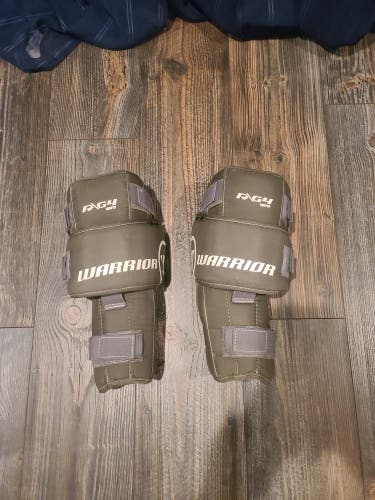 Used Seinor Warrior G4 Knee Guards