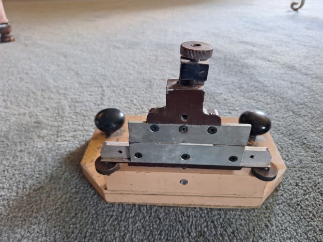 FLEMING GRAY SPECIAL PURPOSE (Hockey/Figure/Speed) SKATE HOLDER CAMBRIDGE, ONT