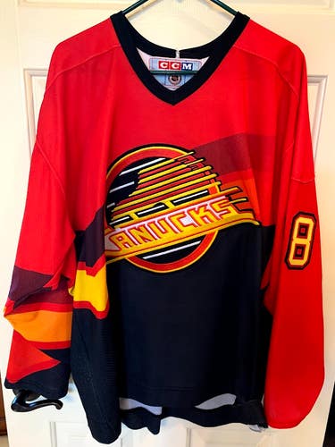 Vancouver Canucks alternate Joey Kocur jersey