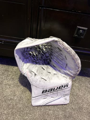 Used Regular Bauer GSX Glove 2023