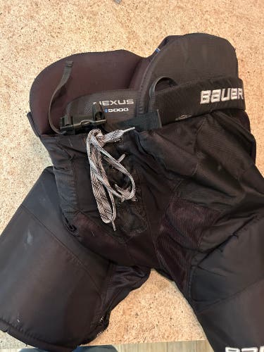 Senior Medium Bauer Nexus N9000 Hockey Pants