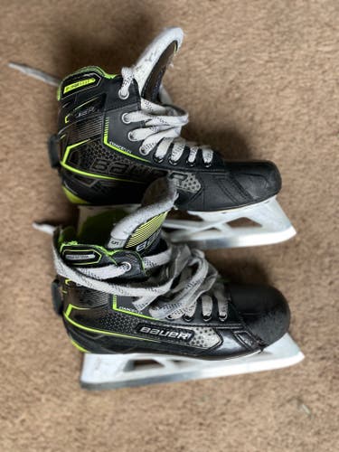 Intermediate Used Bauer GSX Hockey Goalie Skates Size 5