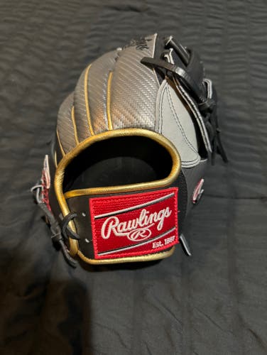 New Right Hand Throw 12.75" Heart of the Hide Baseball Glove