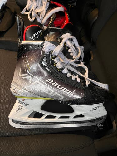Used Bauer 7 Vapor Hyperlite Hockey Skates