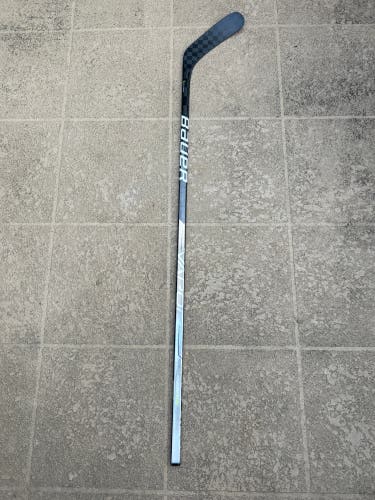 Used Right Handed P92M Pro Stock Vapor Hyperlite Hockey Stick