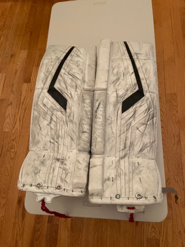 Used 26”+2” Vaughn Pro V Elite Goalie Leg Pads