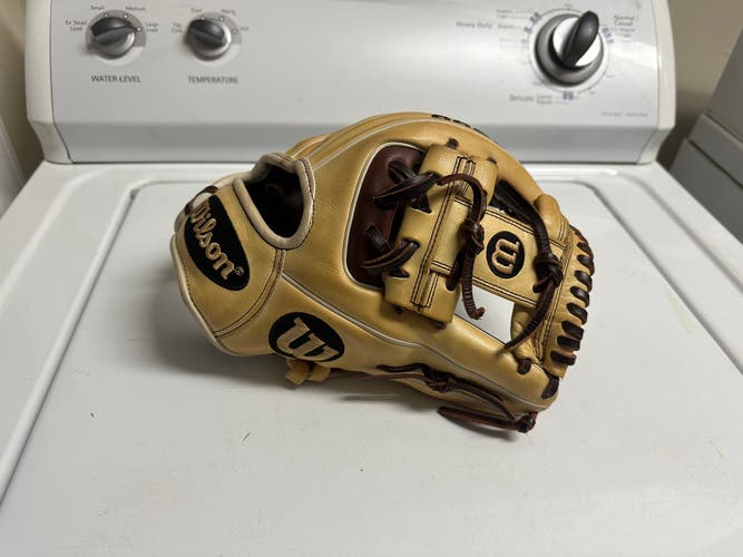 Wilson A2000 1786 Blonde/brown Fsot