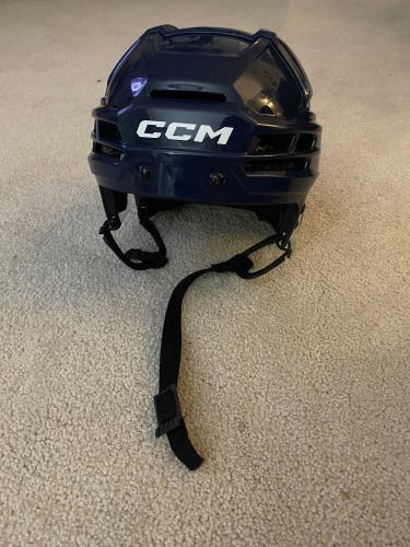 Used Medium CCM tacks 720 Helmet