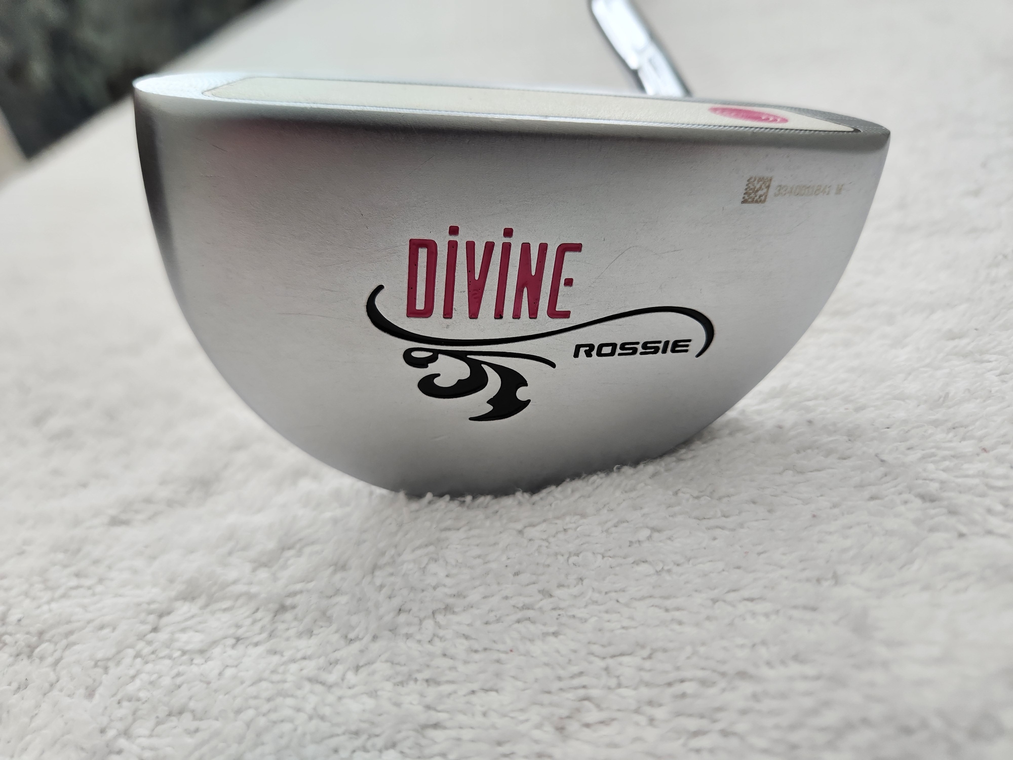 Women's Odyssey Divine Line Rossie Putter RH; Odyssey Steel Shaft; New Grip