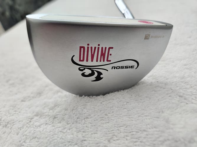 Women's Odyssey Divine Line Rossie Putter RH; Odyssey Steel Shaft; New Grip