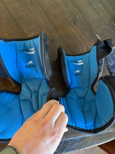 Bauer reactor goalie knee pads