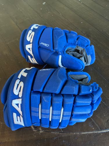 Used Easton 13" Hockey Gloves