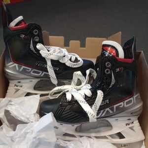 New Intermediate Bauer Vapor 3X Hockey Skates Size 4 Fit 1