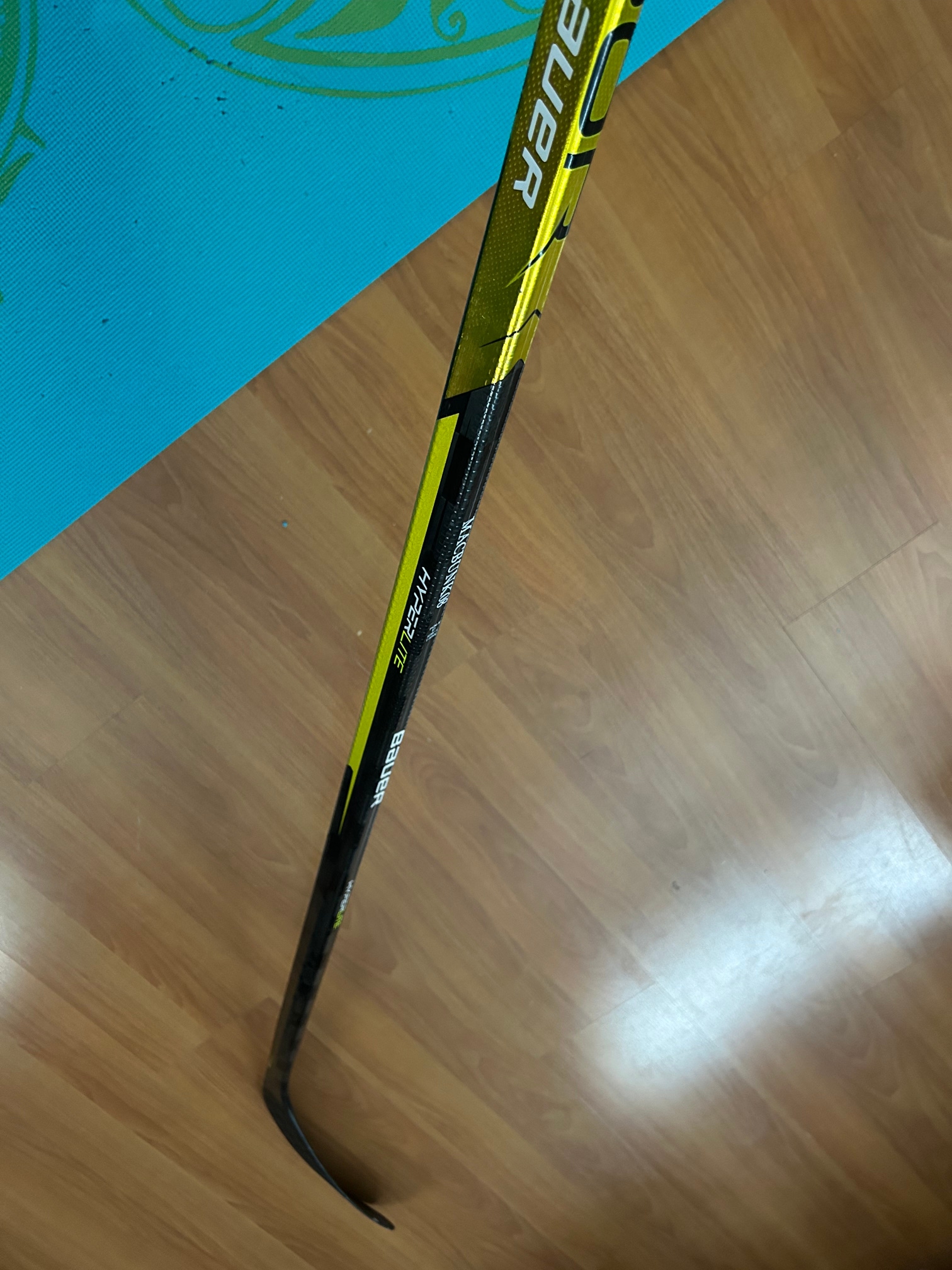 New Senior Bauer Right Handed Supreme UltraSonic (Dressed like Yellow Hyperlite) Hockey Stick P92M