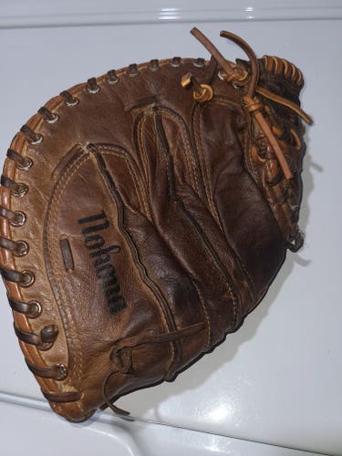 Used Right Hand Throw Kangaroo leather Nokona Catcher's Baseball Glove 32.5"