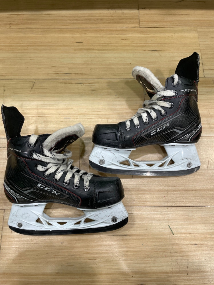 Used Junior CCM JetSpeed FT365 Hockey Skates Regular Width Size 1.5