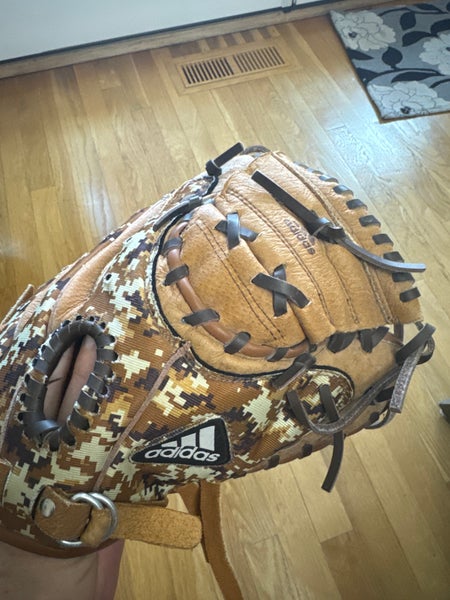 Adidas Right Hand Throw Catcher's Glove. Lightly Used