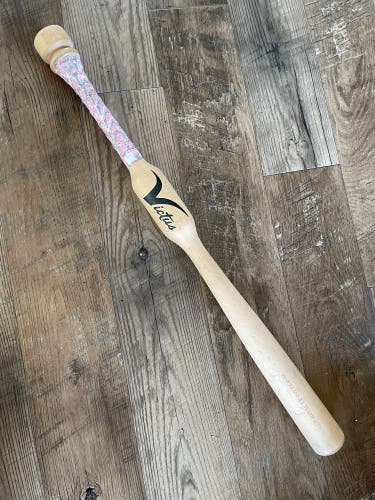 Used Training Victus   31" Bat