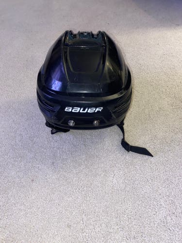 Used Medium Bauer Re-Akt 85 Helmet