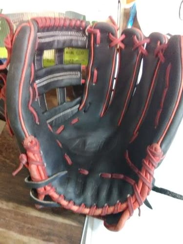 Used 2021 Wilson Right Hand Throw Outfield A2K 1799 Baseball Glove 12.75"