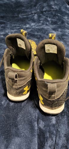 Gold Adult Used Men's Molded Cleats Under Armour Mid Top