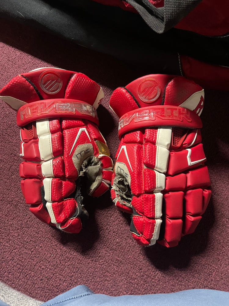 Rutgers Men’s Lacrosse Maverik M4 Lacrosse Gloves