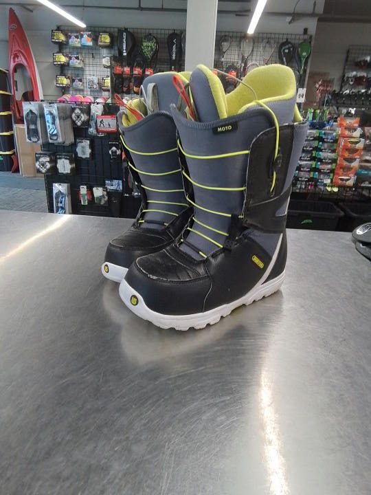 Used Burton Moto Senior 7.5 Men's Snowboard Boots
