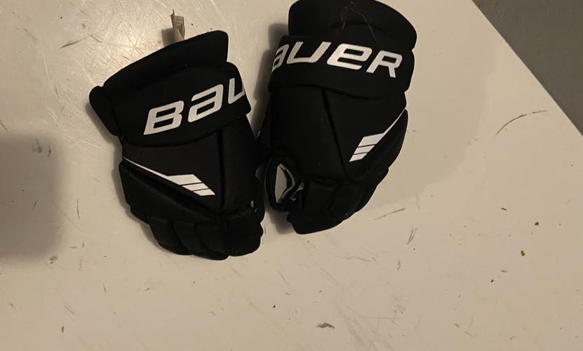 Used Bauer 9" Lil Sport Gloves
