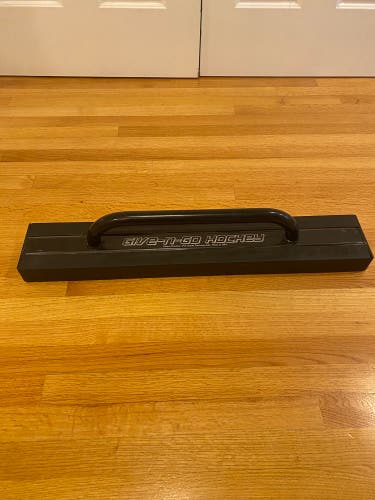 GIVE N GO Hockey Passer Training Aid