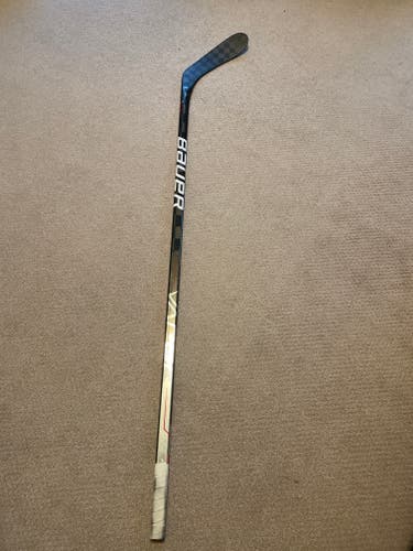 Senior slightly used bauer vapor hyperlite 1 p28