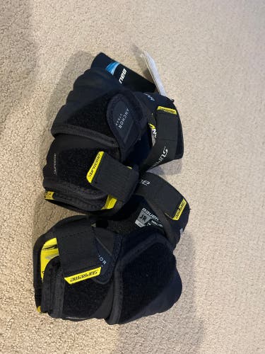 New Bauer 3s Pro Jr Small Elbow Pad