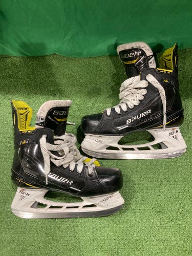 Used Senior Bauer Supreme M4 Hockey Skates 8