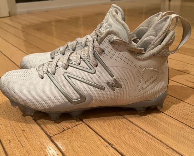 Size 8.5 - Men’s New Balance Freeze Lacrosse Mid Top Cleats