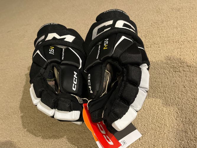 New CCM 15” AS-V Gloves Black