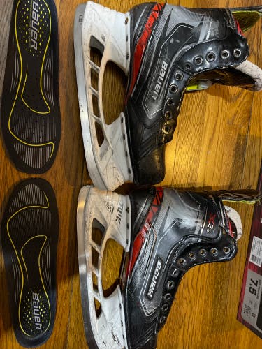 Senior Bauer Regular Width 7.5 Vapor X2.9 Hockey Skates New Insole