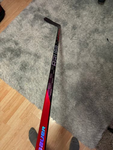 Red Bauer Nexus Sync 77 flex Laine curve