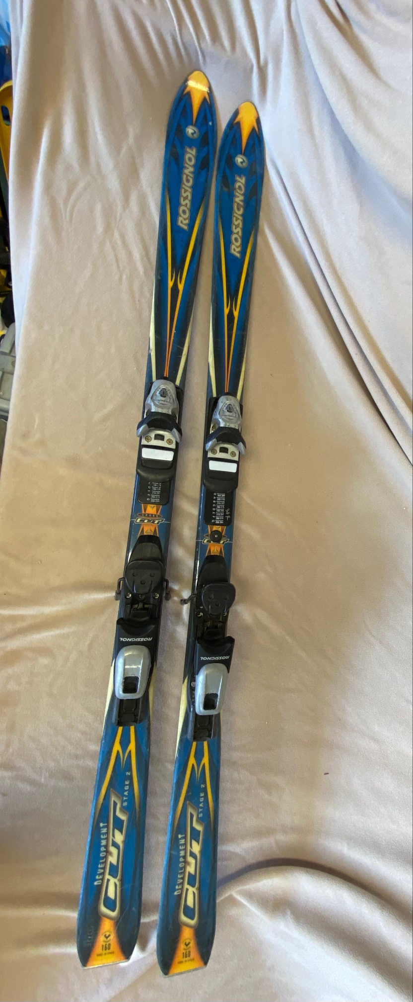 Used Unisex Rossignol 160 cm All Mountain Skis With Bindings