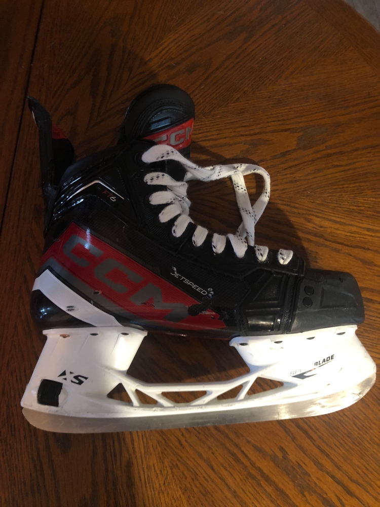 Senior CCM Regular Width Size 8 JetSpeed FT6 Hockey Skates