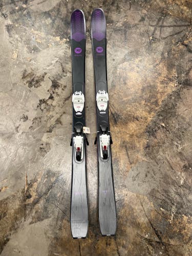 Used 162cm Rossignol Spicy 7 Skis With Bindings