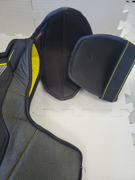 Used Ccm 9040 Lg Hockey Shoulder Pads