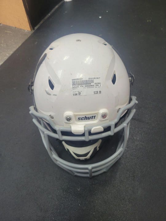 Used Schutt Yth Vengeance Pro 2017 Sm Football Helmets
