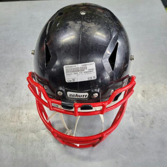 Used Schutt 2021 Yth Vengeance A11 Sm Football Helmets