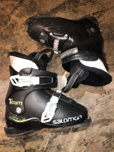 Used Kid's Salomon Team Ski Boots (Mondo 21/21.5 259mm)