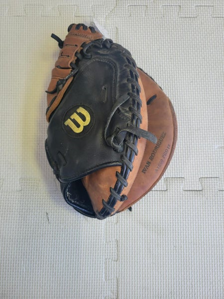 Used Wilson A1860 Pro 18 31 1 2" Catcher's Gloves