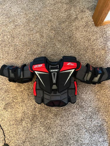 Used Small / Medium CCM Extreme Flex E2.5 Goalie Chest Protector